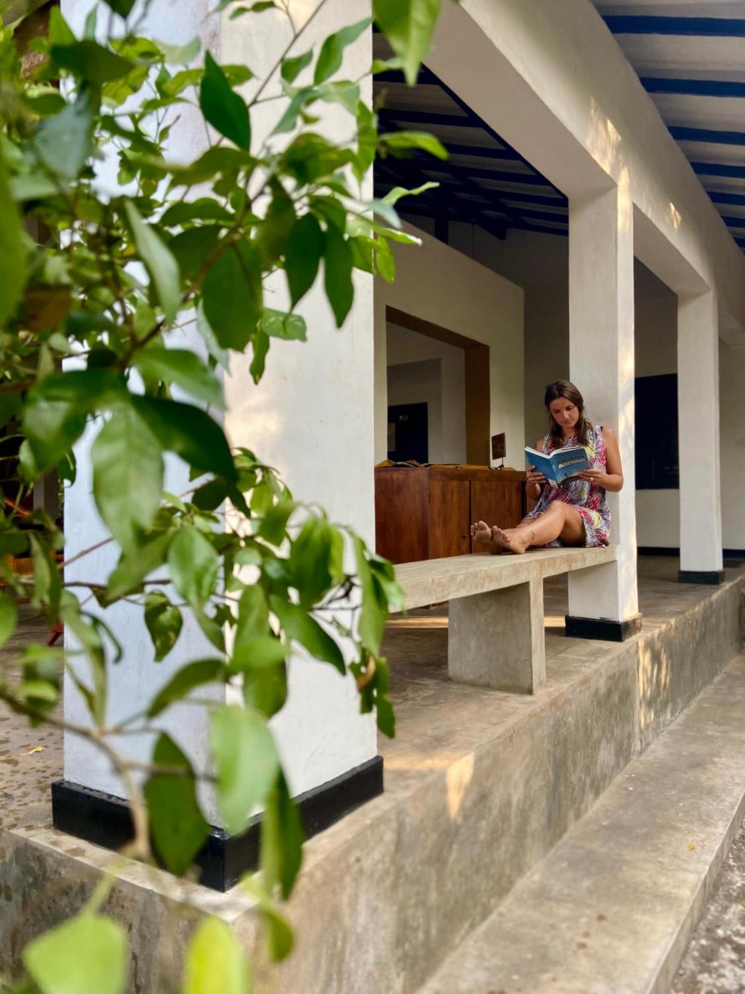 Waters Edge, Anuradhapura Villa Екстериор снимка