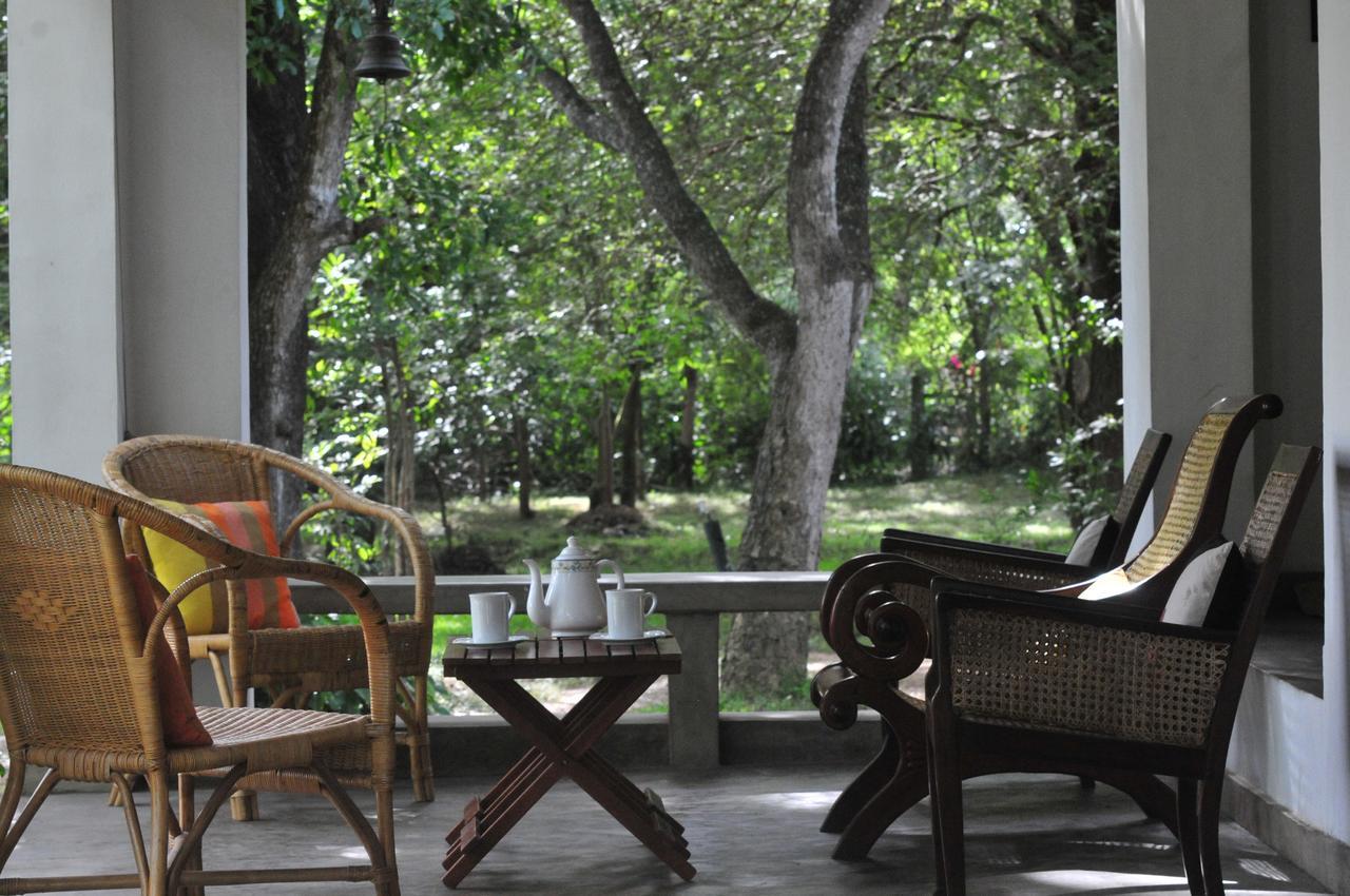 Waters Edge, Anuradhapura Villa Екстериор снимка