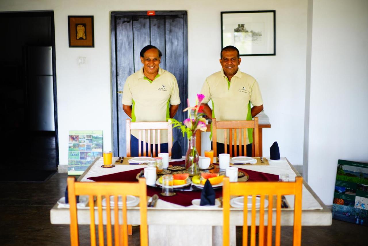 Waters Edge, Anuradhapura Villa Екстериор снимка